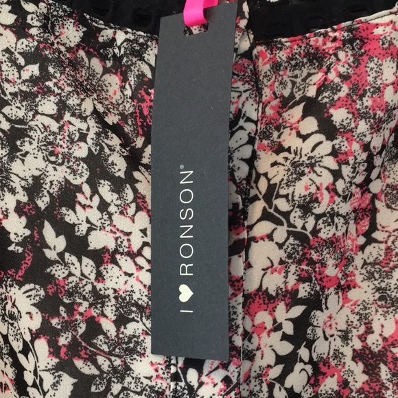 NWT Floral Top - Picture 2 of 5